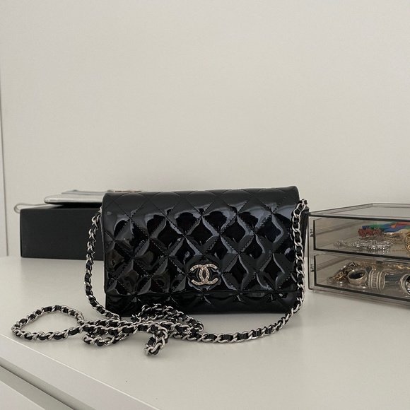 CHANEL Rare Piece - Black Patent WOC Wallet on Chain Silver Hardware, 2009-2010 - Picture 3 of 3